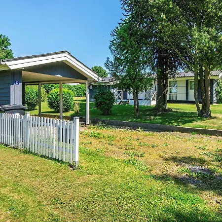 6 Person In Tatil Evi Augustenborg